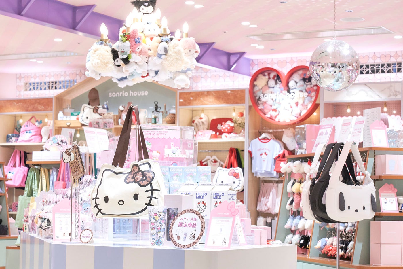 「サンリオハウス ルクア店」限定でヒョウ柄グッズも（C）2026 SANRIO CO., LTD. APPROVAL NO. L664297