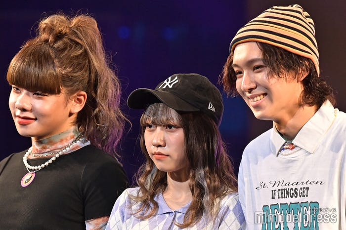 ウチら3姉妹(左がとうあ)(C)モデルプレス