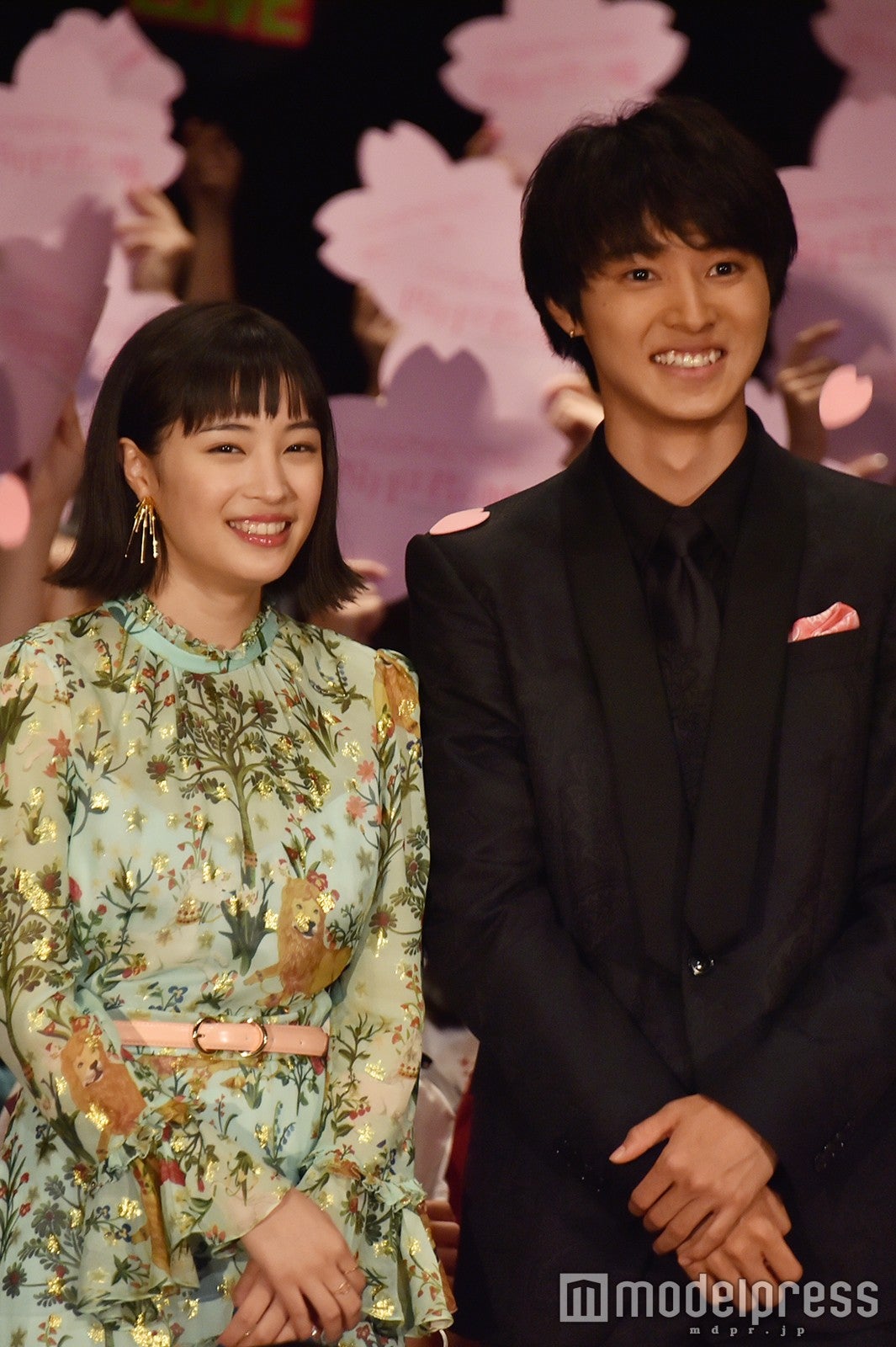 広瀬すず、山崎賢人（C）モデルプレス