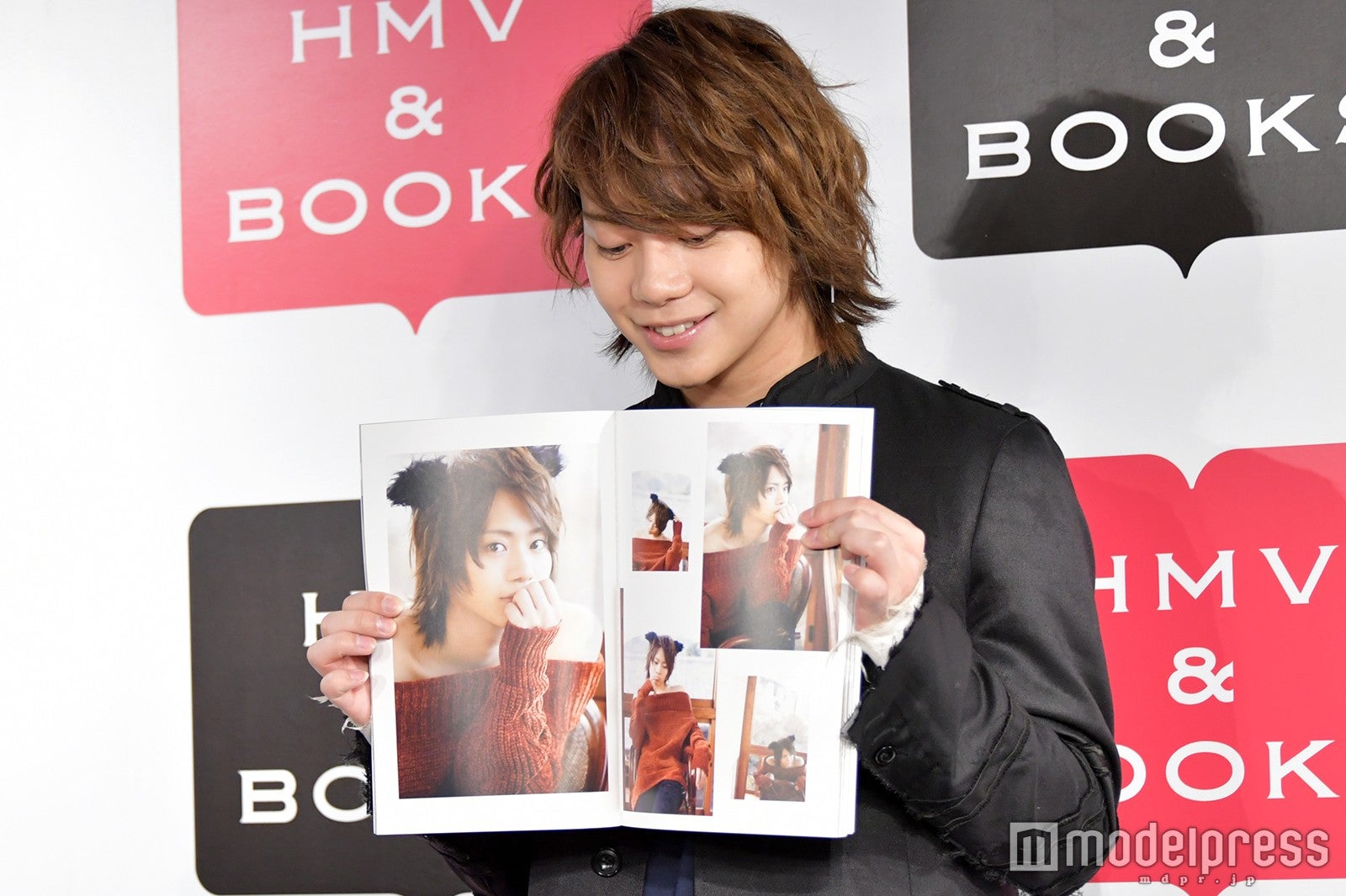 佐藤流司、お気に入りカットを説明（C）モデルプレス