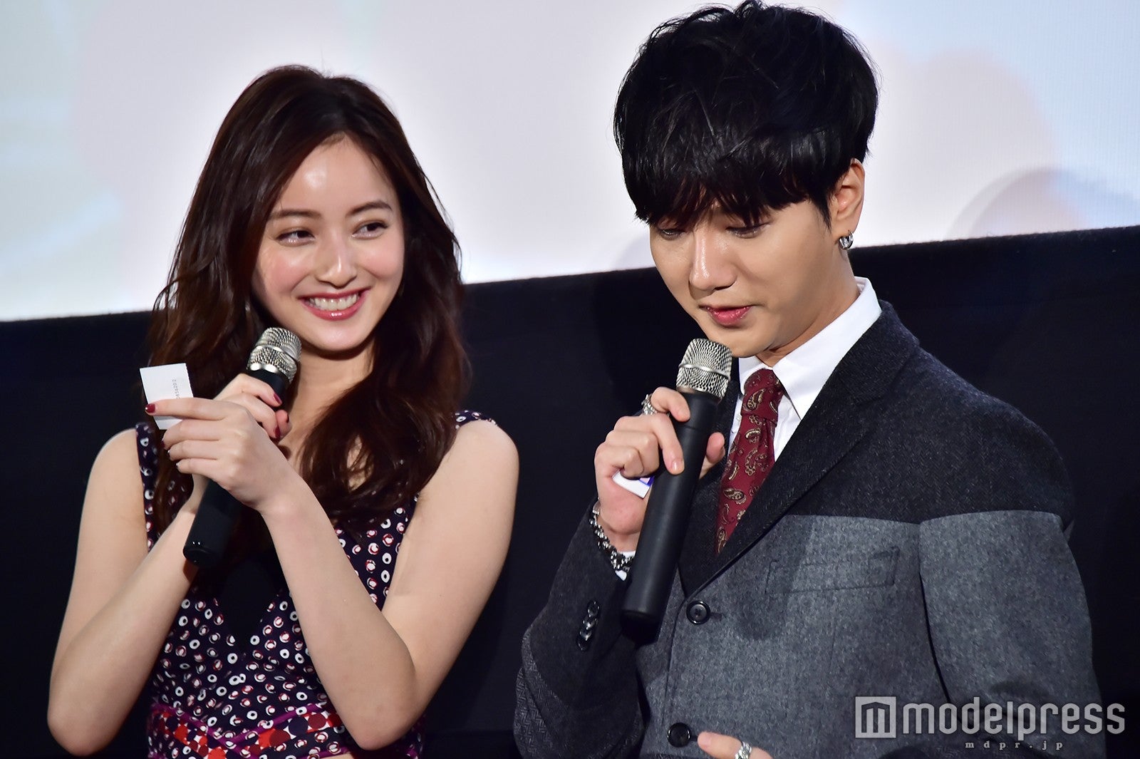 佐々木希、イェソン （C）モデルプレス