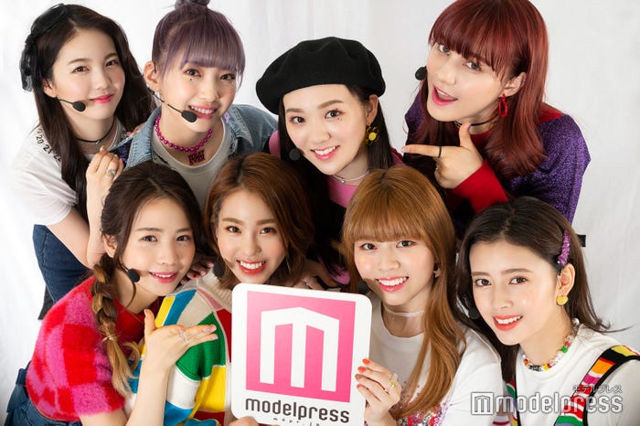(後列左から)AYAKA、MAYUKA、RIO、NINA(前列左から)MAYA、MAKO、RIKU、RIMA (C)モデルプレス