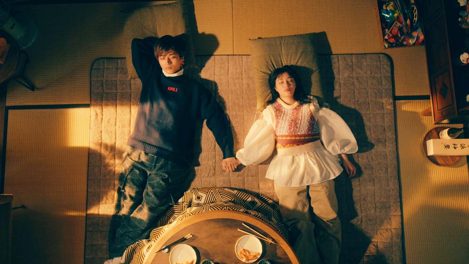 永瀬廉、広瀬すず／「夕暮れに、手をつなぐ」第7話より（C）TBS