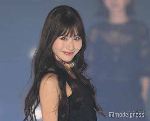 元NGT48加藤美南、ほっそり二の腕&美脚輝く アシンメトリーワンピ主役の上品コーデ【関西コレクション 2024 A/W】