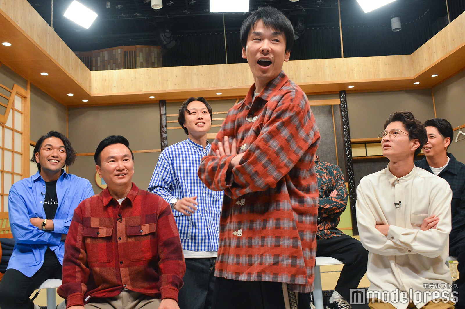 ハゲいじり後、一斉にシャッターを切る報道陣にキレる濱家（C）モデルプレス