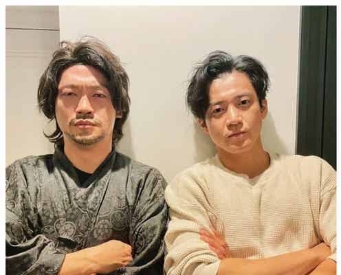 おばたのお兄さん、小栗旬バースデー祝福「新解釈・三国志」“曹操”モノマネ2ショット披露