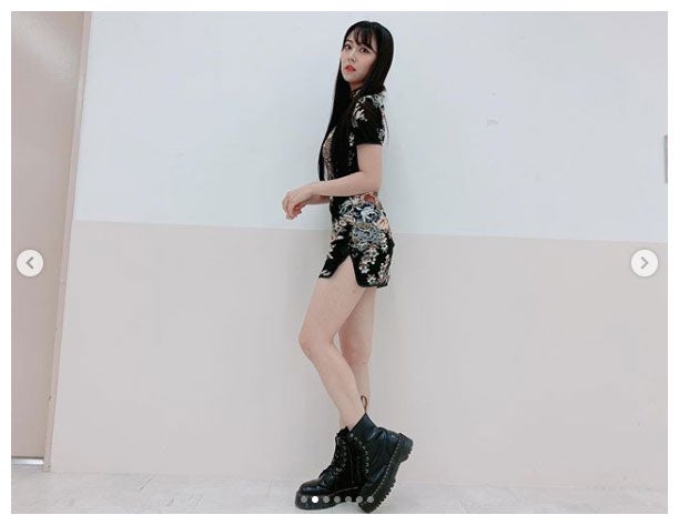 NMB48白間美瑠、美脚全開チャイナドレスに「SEXYすぎ」「抜群ボディ」の声