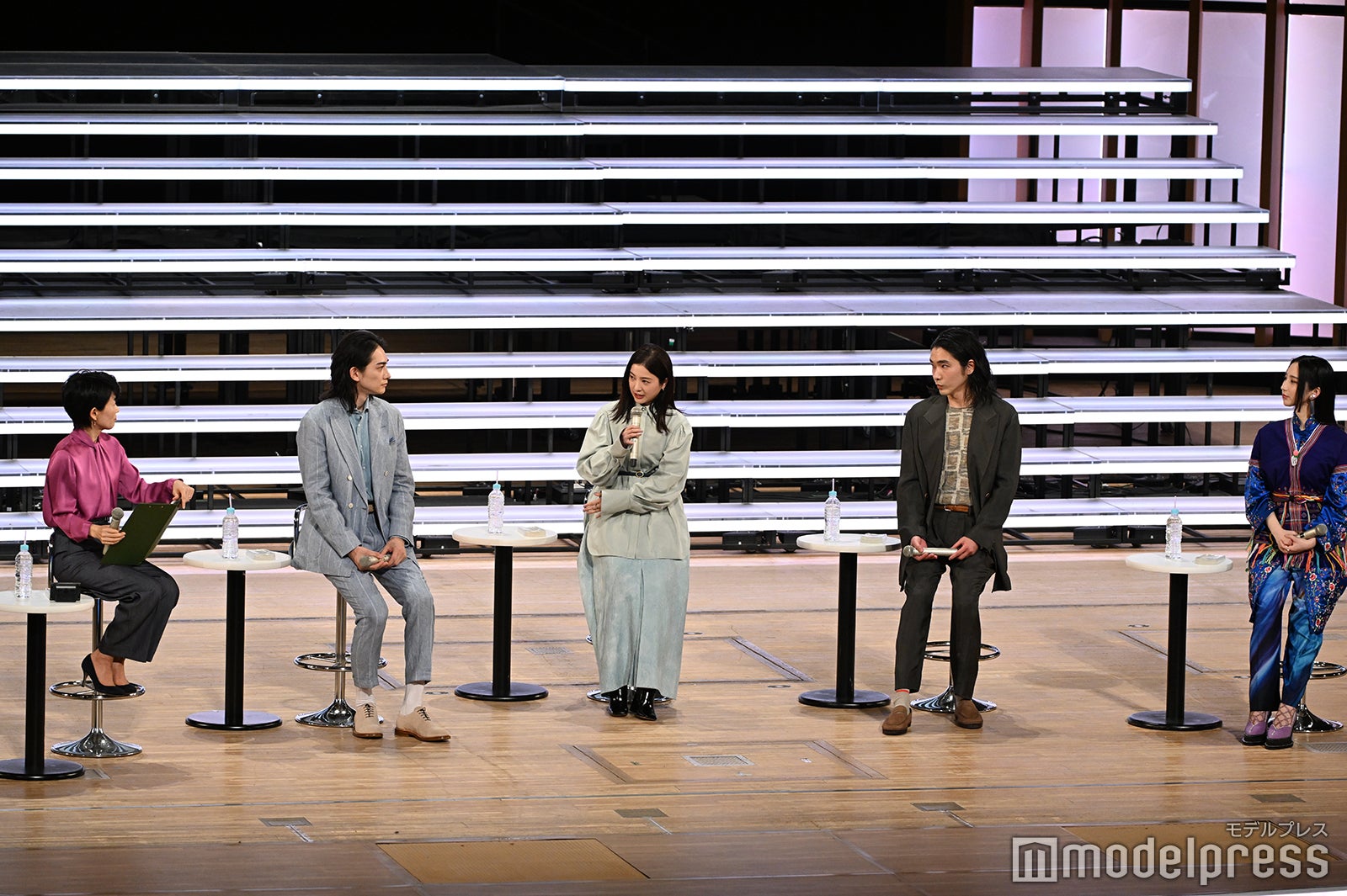 伊東敏恵アナウンサー、町田啓太、吉高由里子、柄本佑、ファーストサマーウイカ（C）モデルプレス