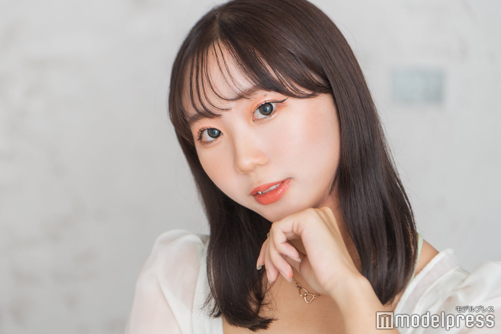 石本菜々子さん（C）モデルプレス