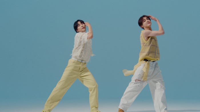 新Web CM「ROIROM 新たなデビュー」篇より(提供写真)