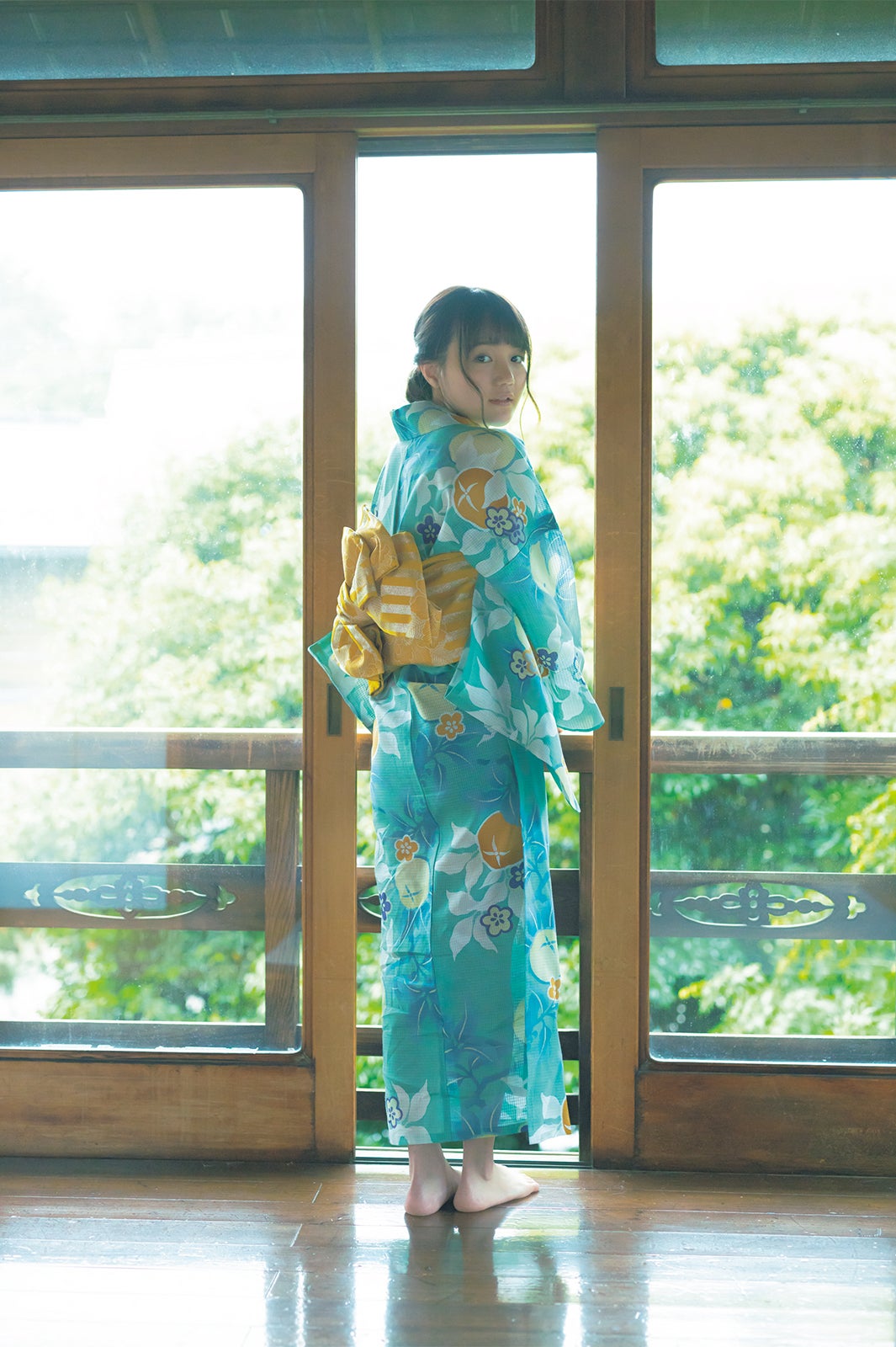 尾崎由香1st写真集『ぴ（ゅ）あ』 撮影：長野博文／講談社　