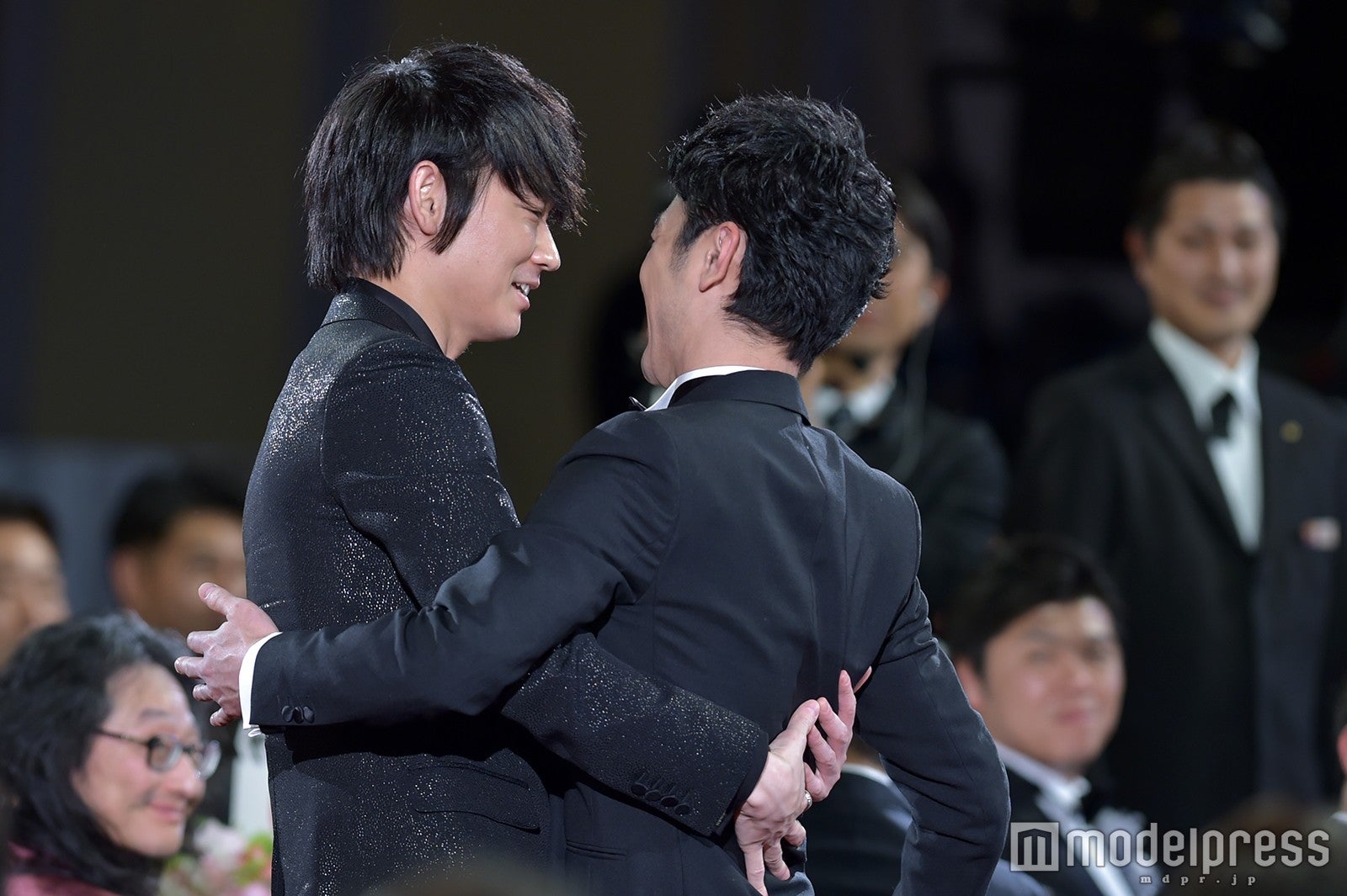 妻夫木聡＆綾野剛（C）モデルプレス