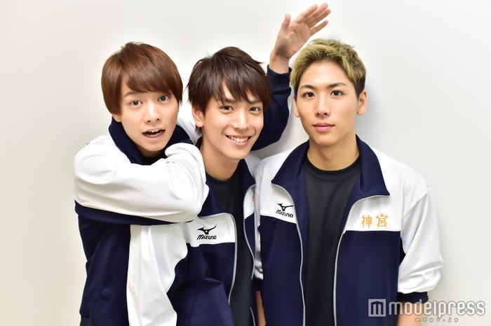 (左から)小澤廉、黒羽麻璃央、池岡亮介(C)モデルプレス