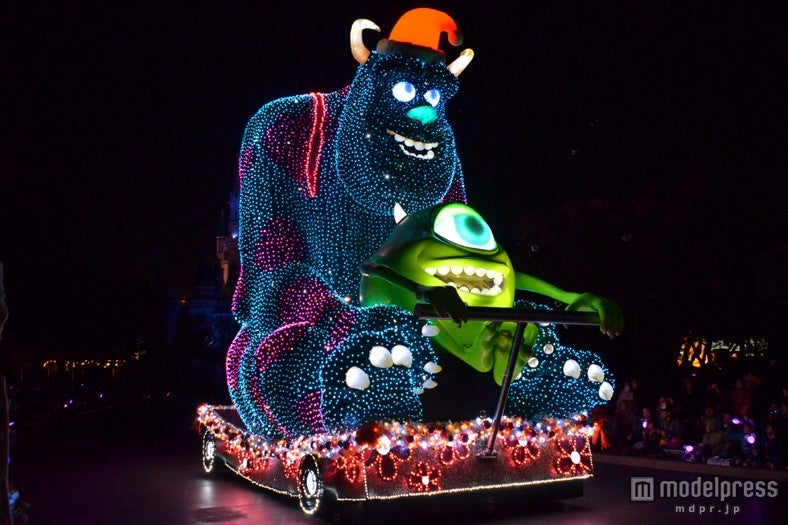 「東京ディズニーランド・エレクトリカルパレード・ドリームライツ」もクリスマス仕様に