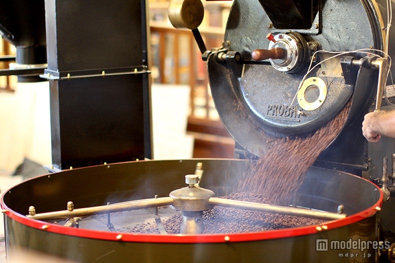 「HONOLULU COFFEE EXPERIENCE CENTER」のロースター／画像提供：HONOLULU COFFEE