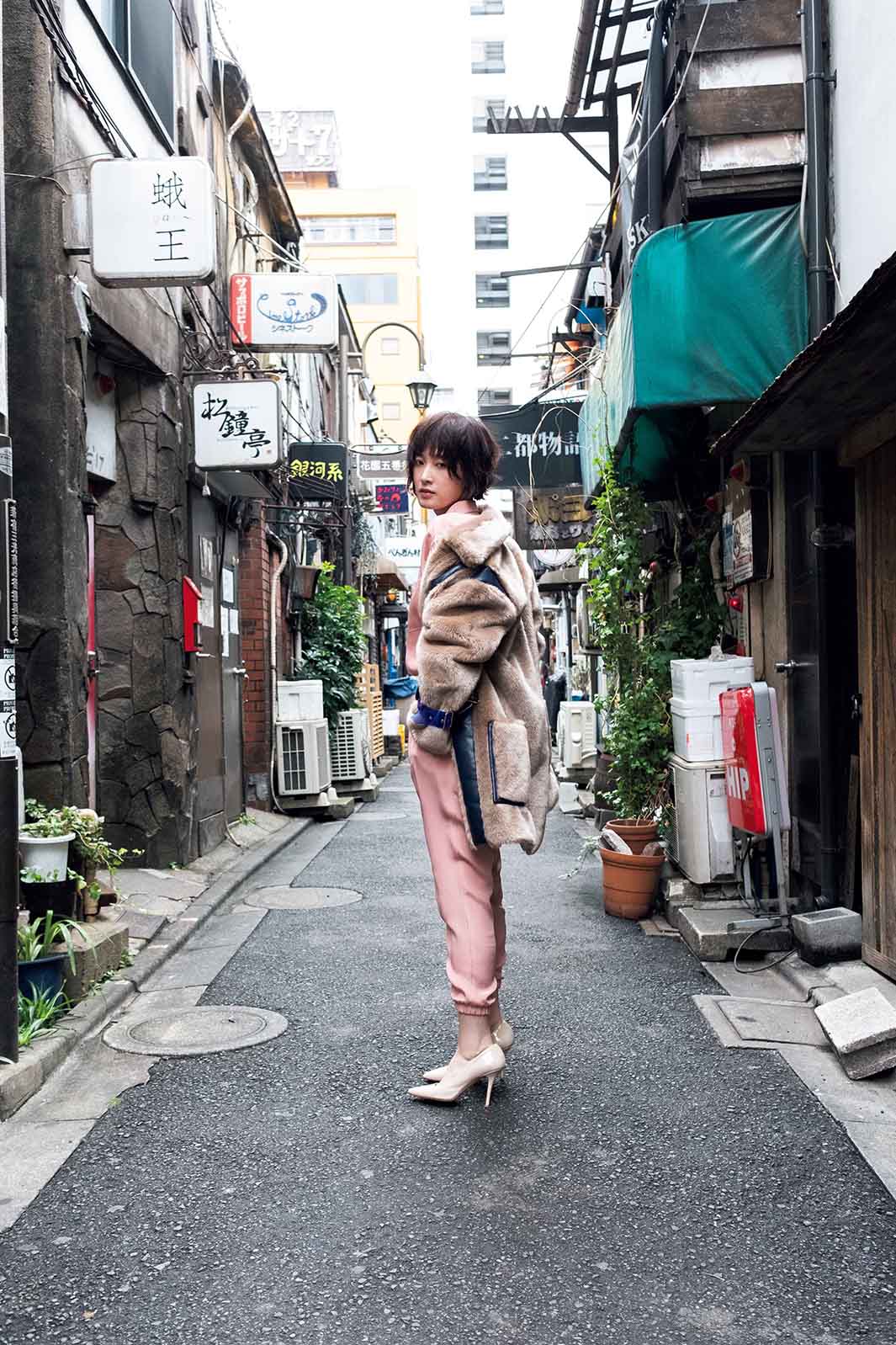 中丸シオン（C）光文社／週刊FLASH　写真：笠井爾示