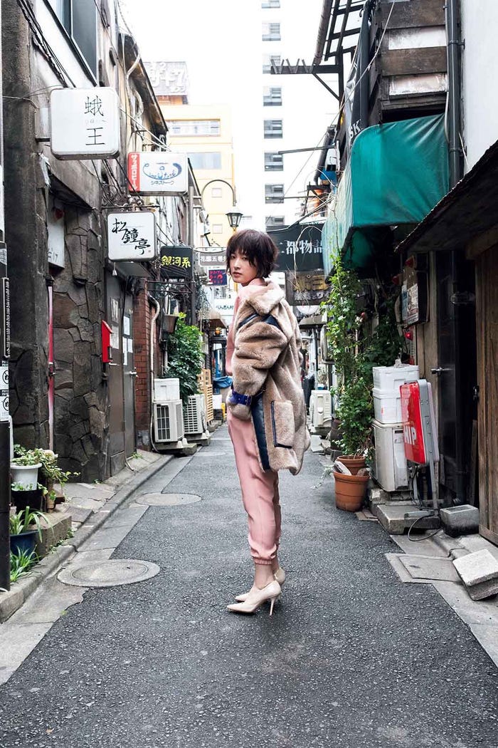 中丸シオン(C)光文社/週刊FLASH 写真:笠井爾示