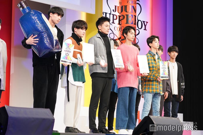 西原大湖さん、大塚大雅さん、齋藤璃佑さん、西優行さん、松谷太虹さん (C)モデルプレス