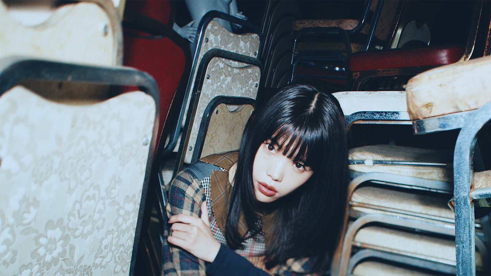 アイナ・ジ・エンド「柏木由紀なりのBiSH -BAD TEMPER-」MVより （提供写真）