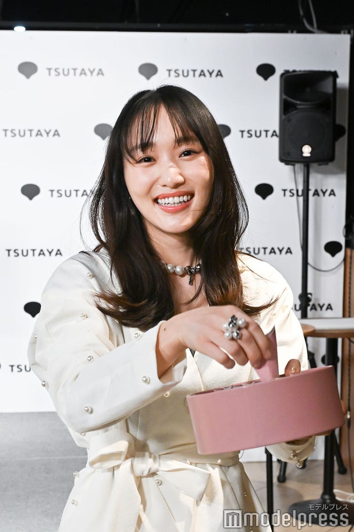 菅井友香(C)モデルプレス