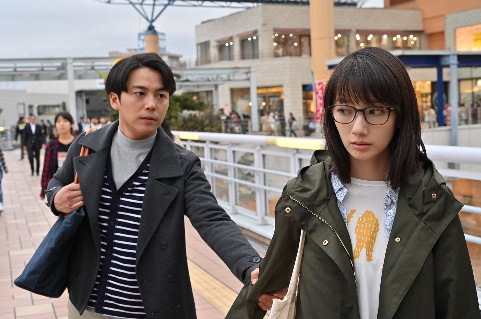 森岡龍、波瑠／「G線上のあなたと私」第5話より（C）TBS