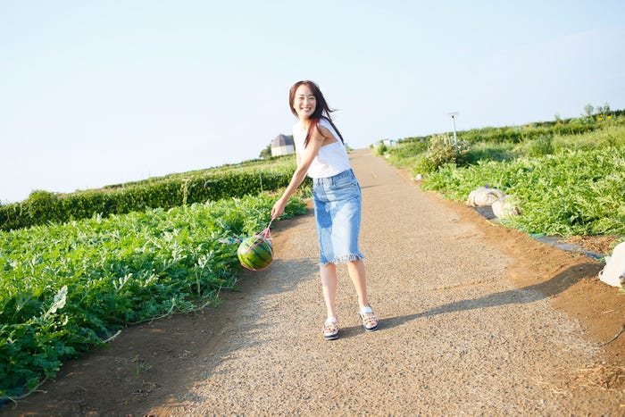 『高梨臨カレンダー2017』/(C)東京ニュース通信社