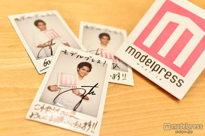 直筆サイン入りチェキ