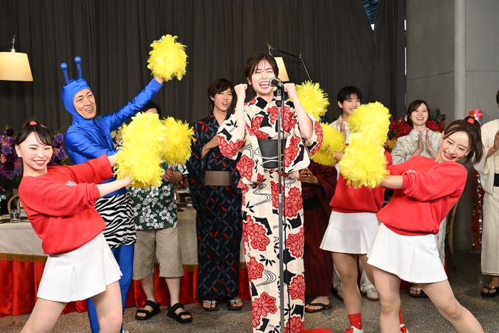 (中央)小芝風花(C)日本テレビ