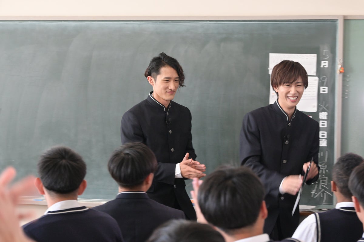 岩本照、阿部亮平（C）TBS