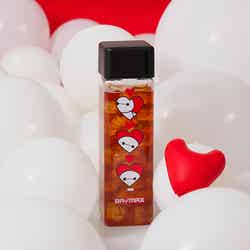 アイスティー税込690円/スクエアボトル税込1,650円(C)Disney