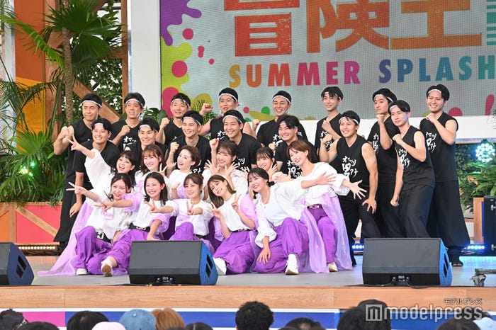 (4列目左から)榎並大二郎、立本信吾、谷岡慎一、酒主義久、木村拓也、上中勇樹、藤井弘輝、安宅晃樹(3列目左から)黒瀬翔生、今湊敬樹、大川立樹、堀池亮介、德田聡一朗、勝野健、東中健(2列目左から)杉原千尋、 岸本理沙、宮司愛海、藤本万梨乃、原田葵、海老原優香(1列目左から)小山内鈴奈、松崎涼佳、堤礼実、鈴木唯、新美有加(C)モデルプレス