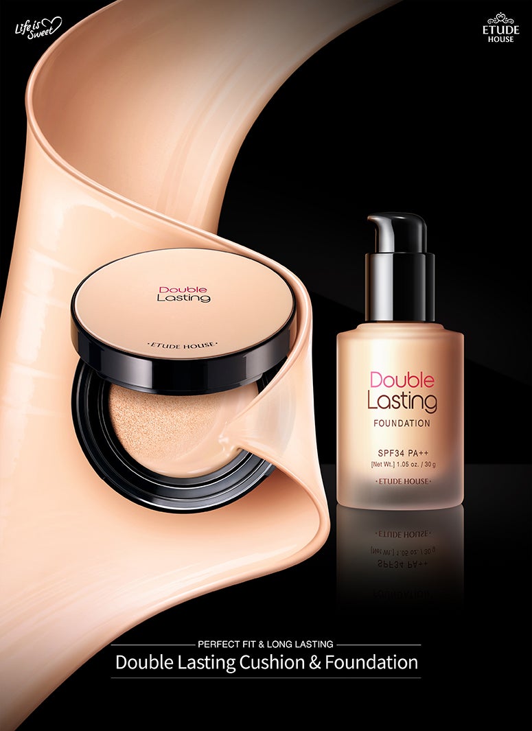 （左から）「ダブルラスティング クッション SPF34／PA＋＋」、「ダブルラスティング ファンデーション SPF34／PA＋＋」（画像提供：アモーレパシフィックジャパン株式会社）