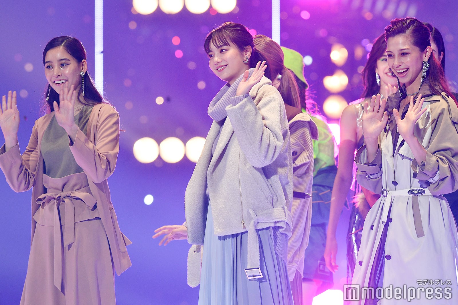 新木優子、新川優愛、中条あやみ／フィナーレの様子（C）モデルプレス