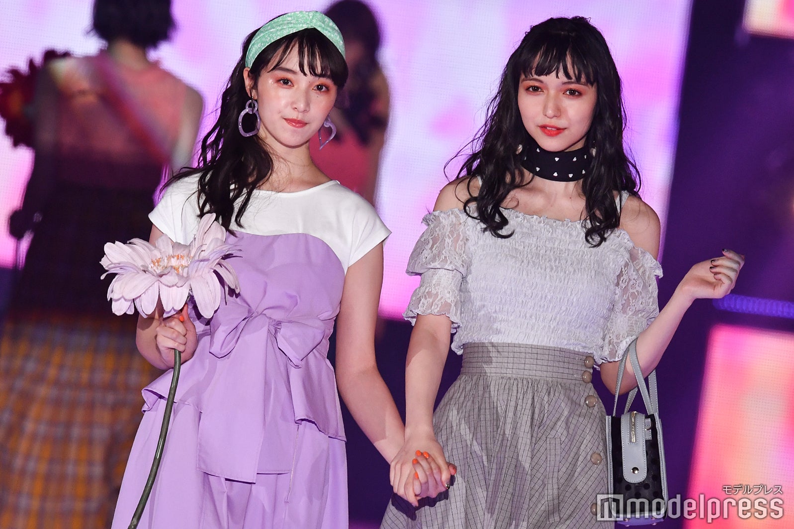 （左から）山田愛奈、多屋来夢（C）モデルプレス