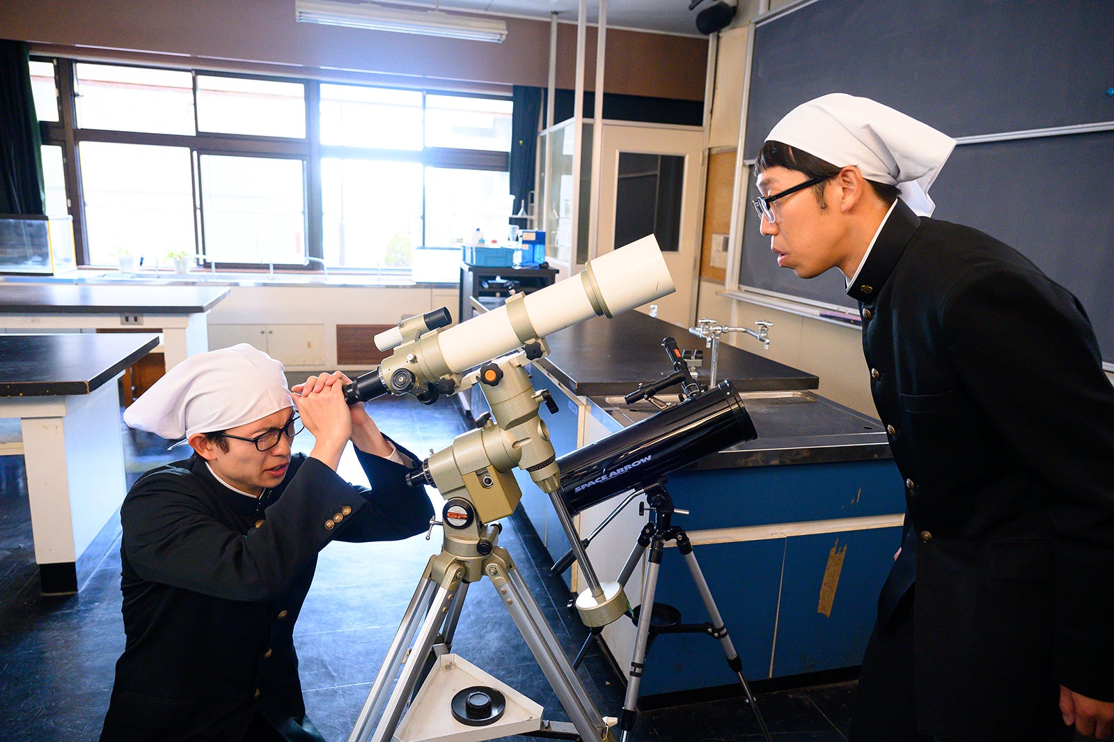 綱啓永、ひょっこりはん（C）『恋愛のすゝめ』製作委員会／第4話より