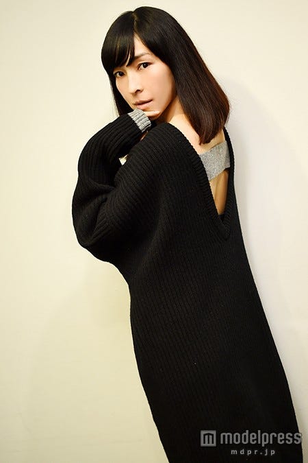モデルプレスのインタビューに応じた麻生久美子【モデルプレス】