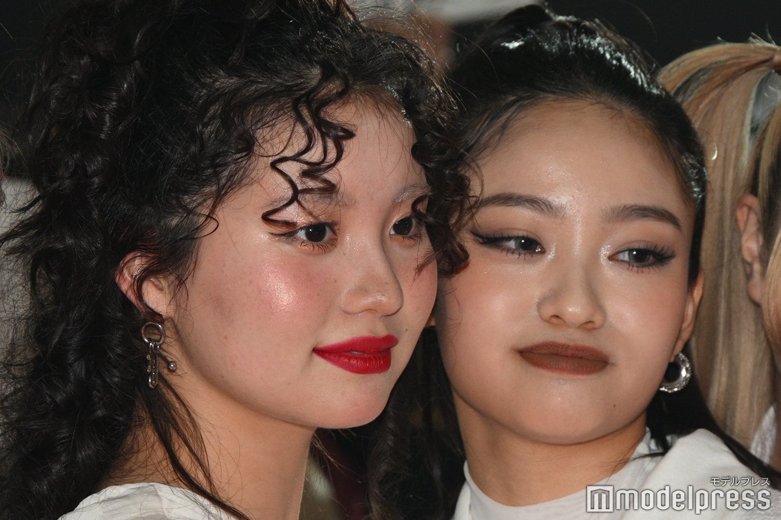 KOHARU、YURI（C）モデルプレス