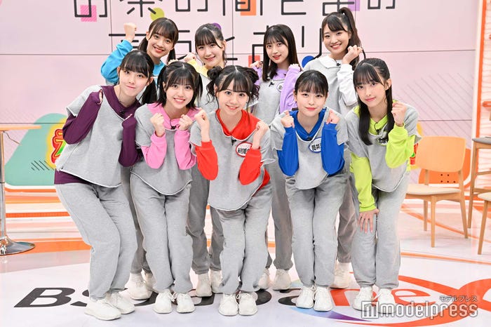 (前列左から)西崎美空、窪田七海、米村姫良々、筒井澪心、北原もも、(後列左から)斉藤円香、広本瑠璃、田代すみれ、中山夏月姫 (C)モデルプレス