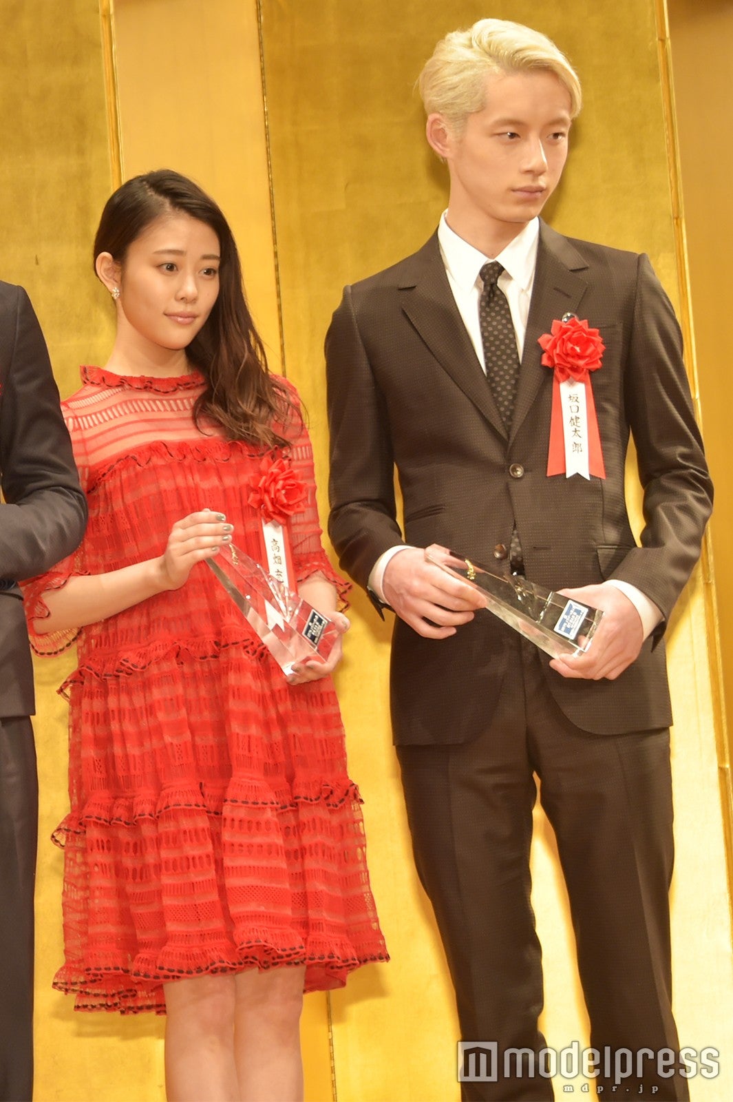 高畑充希＆坂口健太郎、舞台裏での会話明かす 授賞式に揃って登場