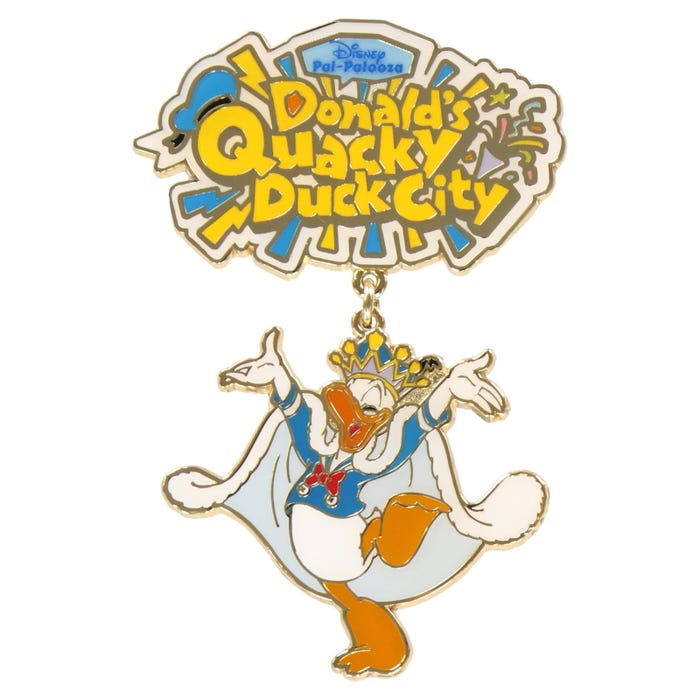 ピンバッジ¥1,200(C)Disney