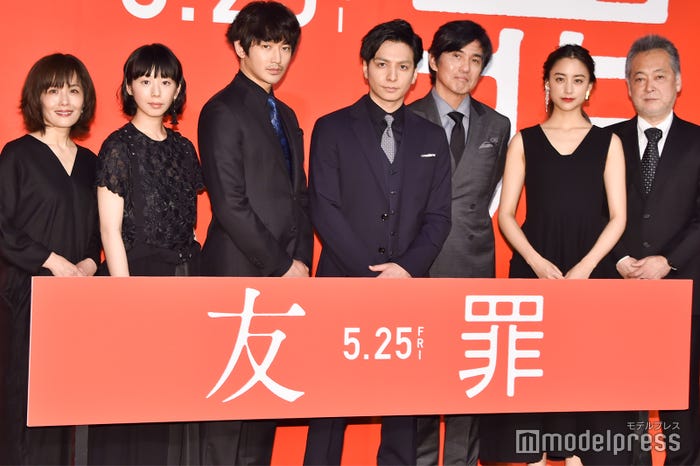 (左から)富田靖子、夏帆、瑛太、生田斗真、佐藤浩市、山本美月、瀬々敬久監督 (C)モデルプレス
