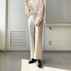 1990円なのにすっごい高級感!GU「スエード風パンツ」めっちゃオシャレで着心地も良いんです