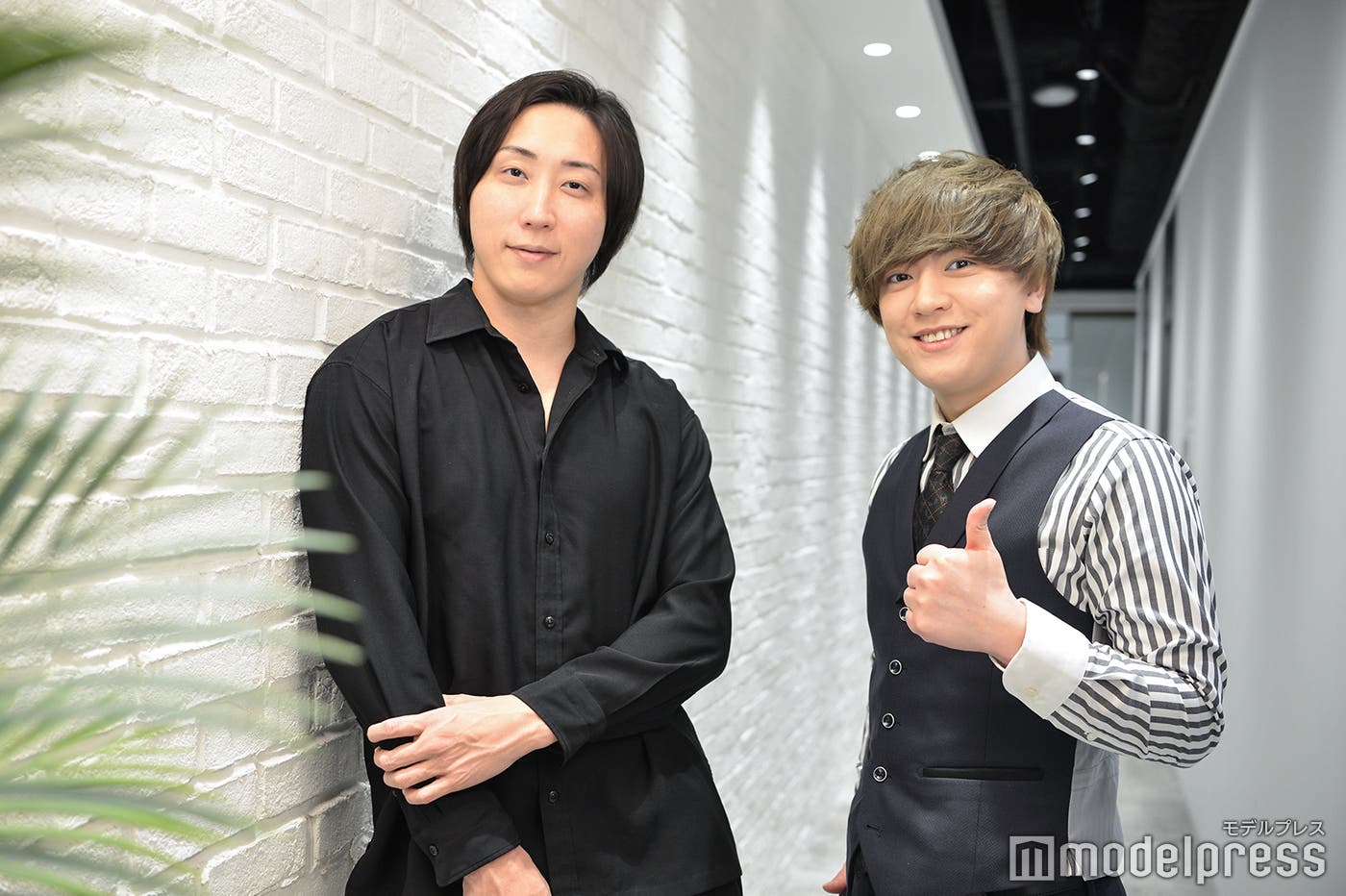 (左から)溝口勇児、ヴァンビ(C)モデルプレス