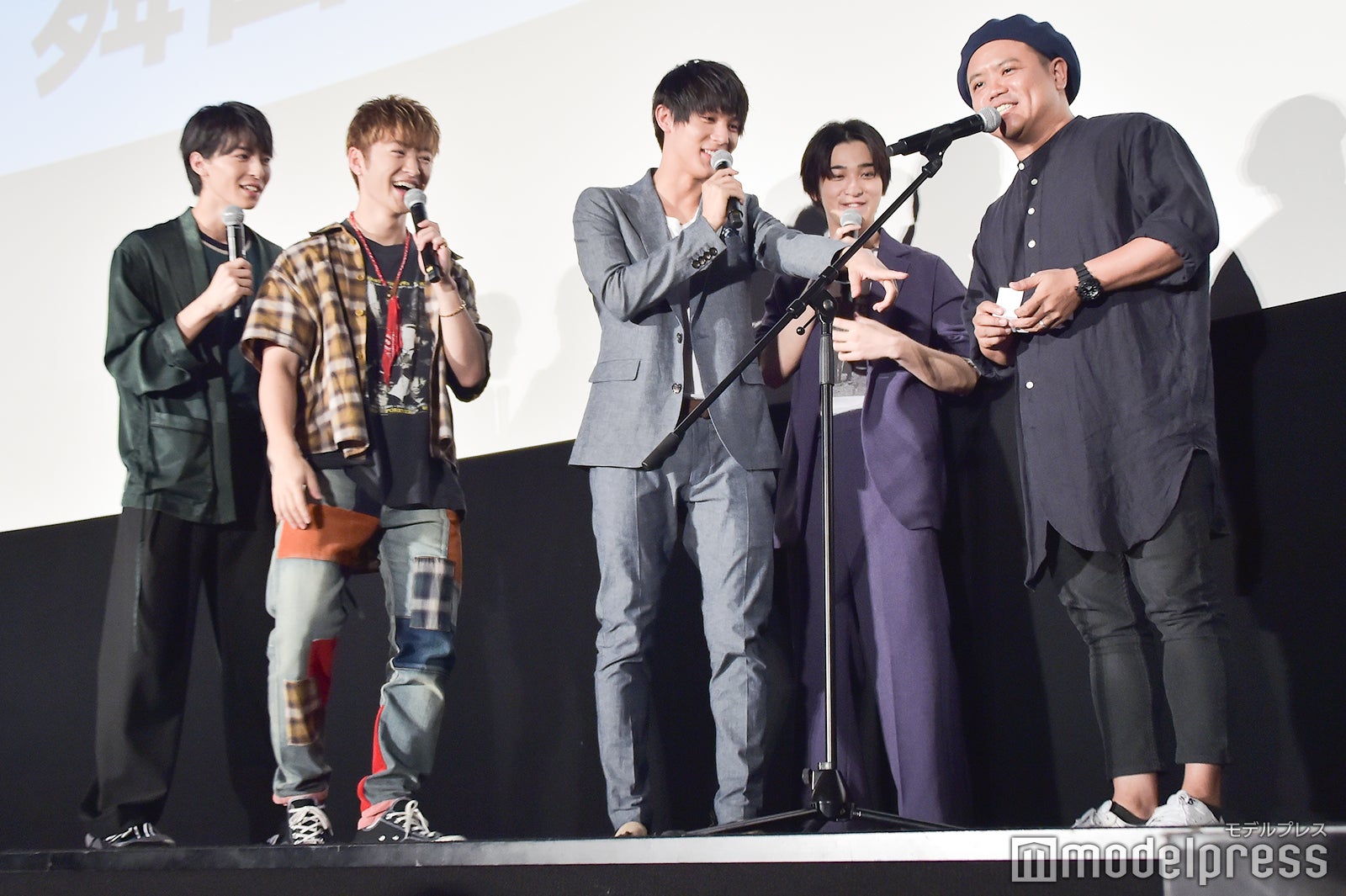 監督のボケに即座にツッコむ高杉真宙、佐野玲於、中川大志、横浜流星 （C）モデルプレス