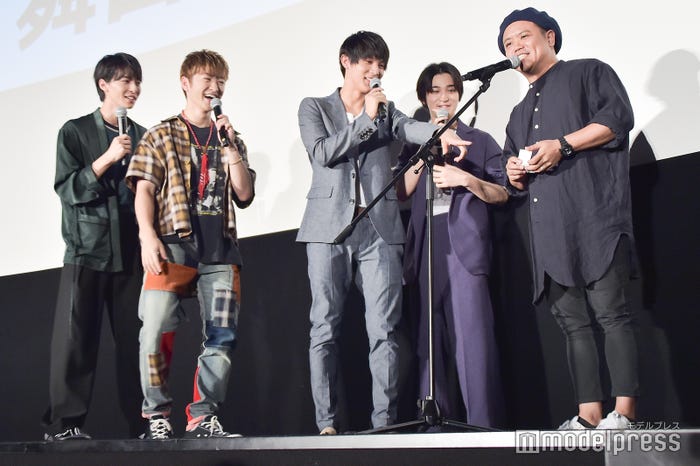 監督のボケに即座にツッコむ高杉真宙、佐野玲於、中川大志、横浜流星 (C)モデルプレス