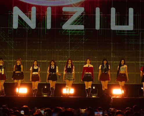 NiziU、トロッコで客席接近 野外ステージで美声響かす【KCON JAPAN 2024/Mカ】