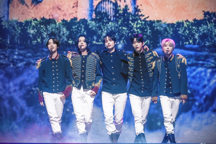 ボムギュ、ヨンジュン、ヒュニンカイ、スビン、テヒョン「TOMORROW X TOGETHER WORLD TOUR<ACT:SWEET MIRAGE>IN JAPAN」4月18日さいたまスーパーアリーナ公演より(P)&(C)BIGHIT MUSIC