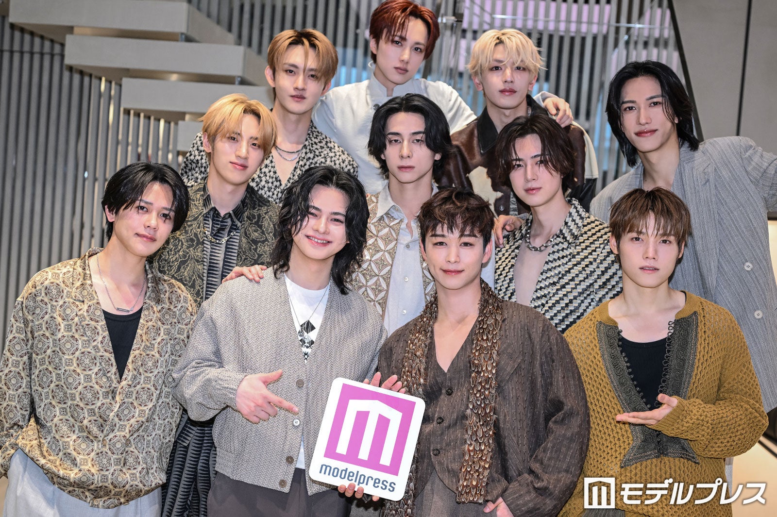 INI（上段左から）田島将吾、尾崎匠海、高塚大夢（中段左から）許豊凡、西洸人、佐野雄大、池崎理人（下段左から）藤牧京介、松田迅、後藤威尊、木村柾哉（C）モデルプレス