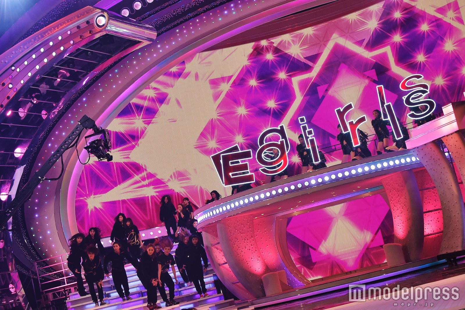 E-girls （C）モデルプレス