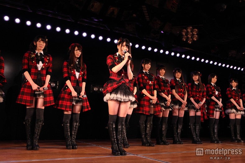 23日に行われたチームA劇場公演での所信表明の様子（C）AKS